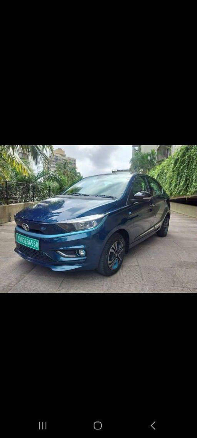 https://images10.gaadi.com/usedcar_image/4164992/original/processed_1ab3f7dda650acea927abd01671be8f7.png?imwidth=6402