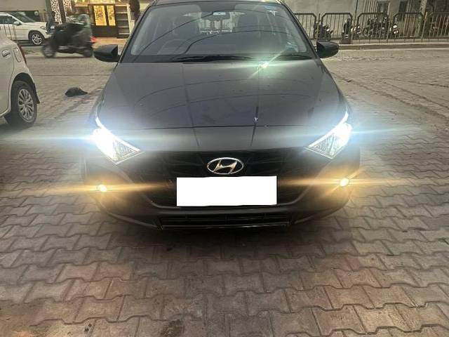 https://images10.gaadi.com/usedcar_image/4165071/original/processed_97f0b0aa-982f-4f69-8f32-fa8bc4f8e33d.jpg?imwidth=6400