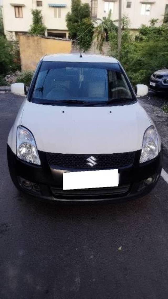 https://images10.gaadi.com/usedcar_image/4165197/original/processed_1ff884f3-0115-4509-b1b4-5a21997dfbd9.jpg?imwidth=6402