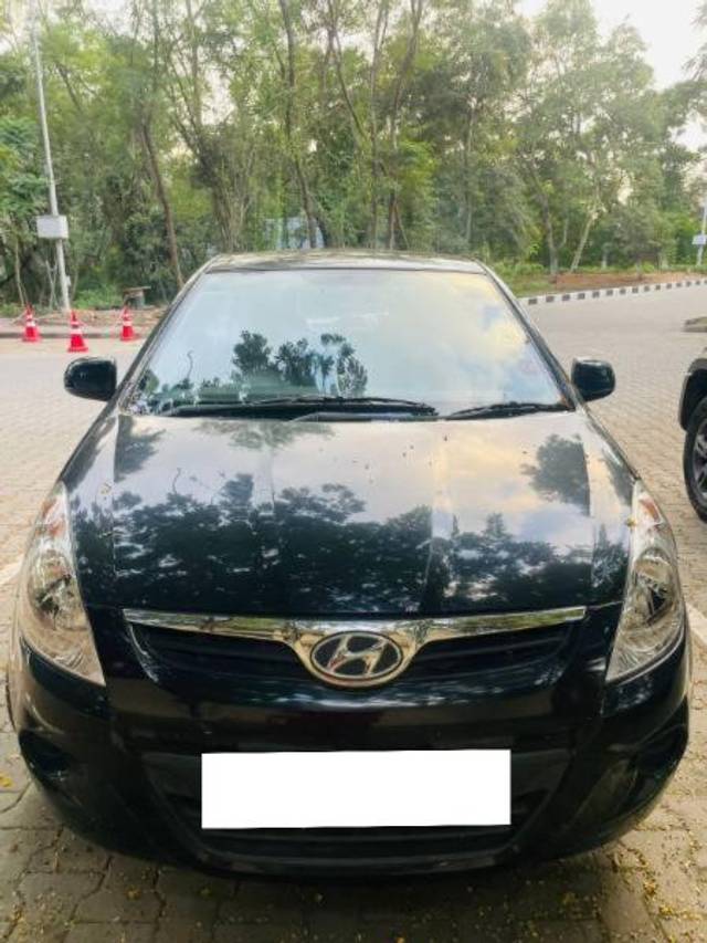 https://images10.gaadi.com/usedcar_image/4165235/original/processed_7eb65bb7-20c4-467a-a0fd-f6074b007739.jpg?imwidth=6400