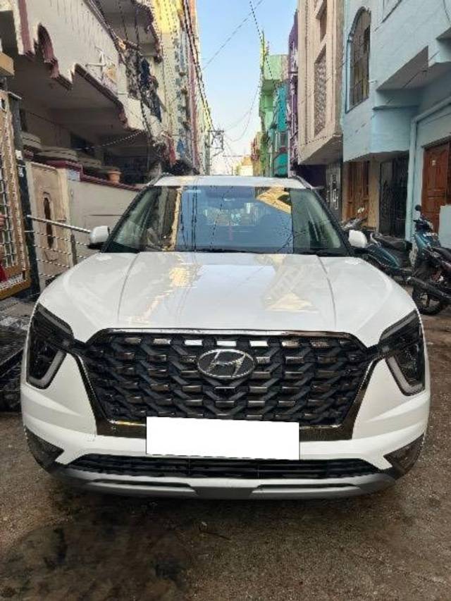 https://images10.gaadi.com/usedcar_image/4165344/original/processed_c8d3ee78-0191-4766-aa86-10ccdcbd5576.jpg?imwidth=6400