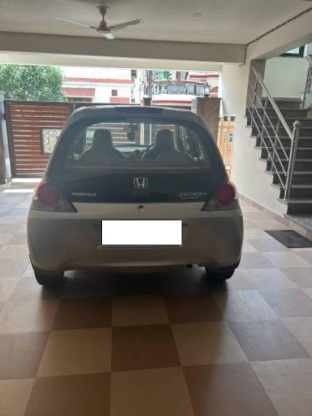 https://images10.gaadi.com/usedcar_image/4165430/original/processed_2c3f4122-0ca8-4a42-876a-41c0e63beff3.jpeg?imwidth=6401