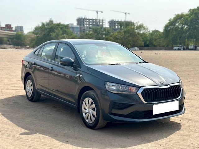 https://images10.gaadi.com/usedcar_image/4165468/original/processed_5af89fc658145dabd35a8fcb42dc82f8.jpeg?imwidth=6400