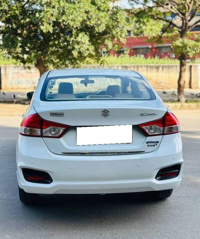 https://images10.gaadi.com/usedcar_image/4165510/original/processed_841d2b9445aae181f50a71bdeaaa796d.JPG?imwidth=6401