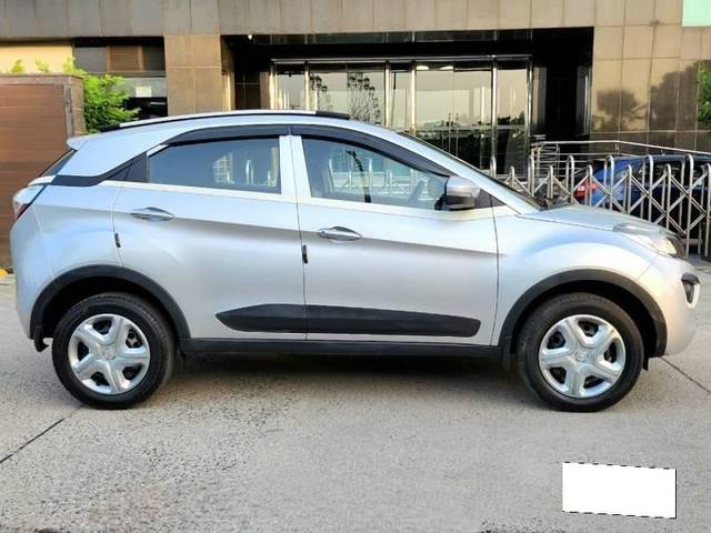 https://images10.gaadi.com/usedcar_image/4165601/original/processed_8868034726b2a62bbb7ed34853944f66.jpg?imwidth=6402