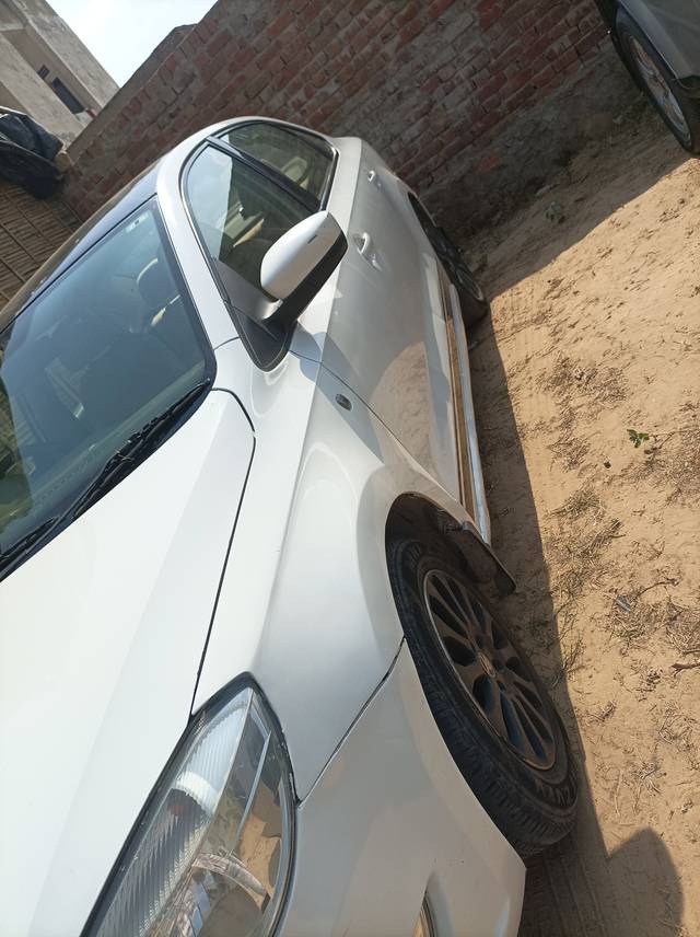 https://images10.gaadi.com/usedcar_image/4165663/original/049070085caf507b088d0f0fefb2f3bd.jpg?imwidth=6402