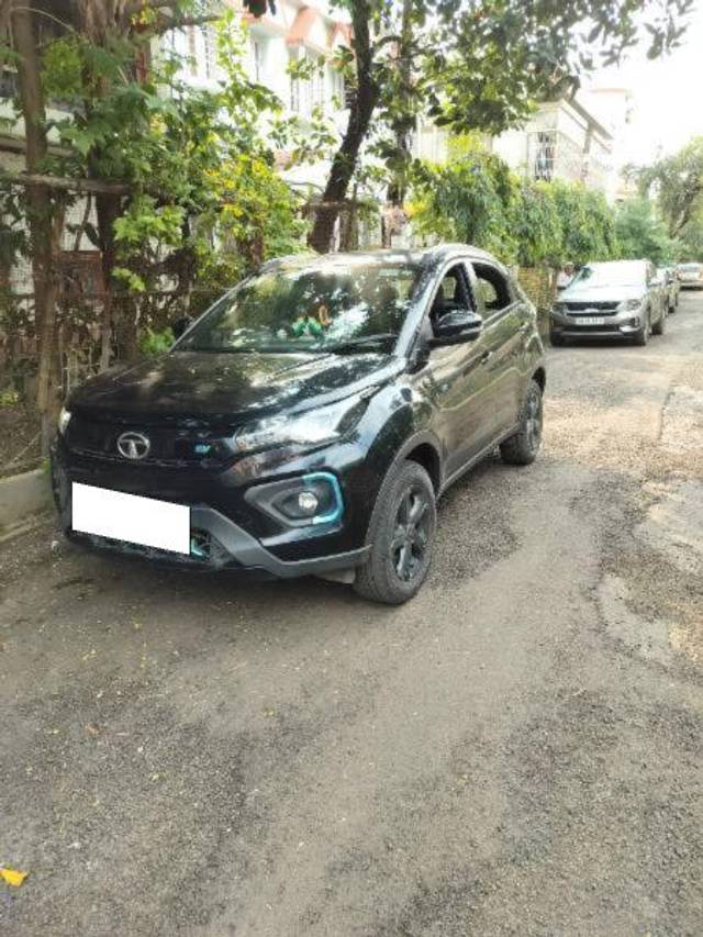 https://images10.gaadi.com/usedcar_image/4165721/original/processed_617483c0-d189-4a8b-8572-d0f7e6f16cdb.jpg?imwidth=6402