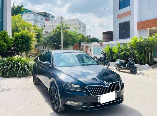 https://images10.gaadi.com/usedcar_image/4165756/original/processed_141794ec345250b2383557c2b3019e1f.jpeg?imwidth=6400