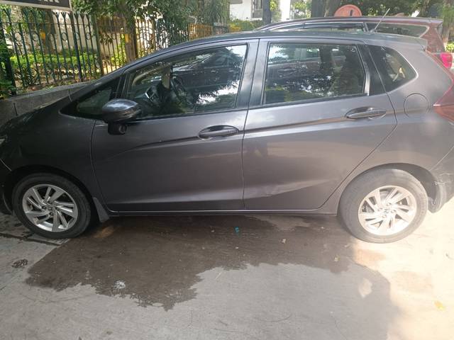 https://images10.gaadi.com/usedcar_image/4165788/original/8bb2f0b6068a71117ba206816fd37447.jpg?imwidth=6402