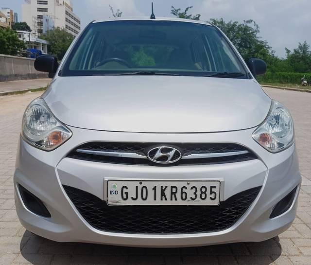 https://images10.gaadi.com/usedcar_image/4165868/original/b1749a5acf7a38615cbd8d1048eee825.jpg?imwidth=6402