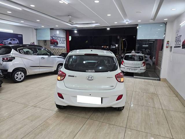 https://images10.gaadi.com/usedcar_image/4165964/original/processed_4a052ef7b968260da80028eea1136851.jpg?imwidth=6401