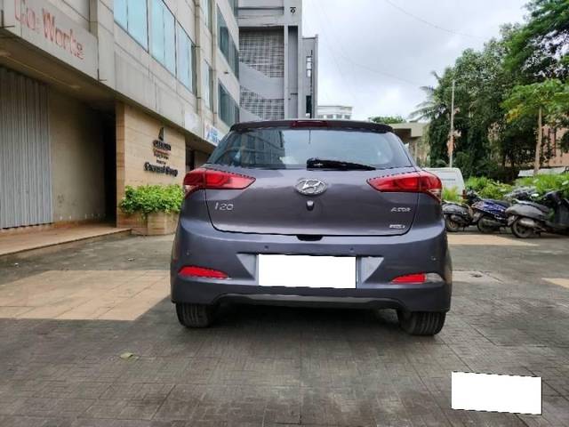 https://images10.gaadi.com/usedcar_image/4165977/original/processed_2b32ea194518904590a34a3cb7ef677f.jpg?imwidth=6402