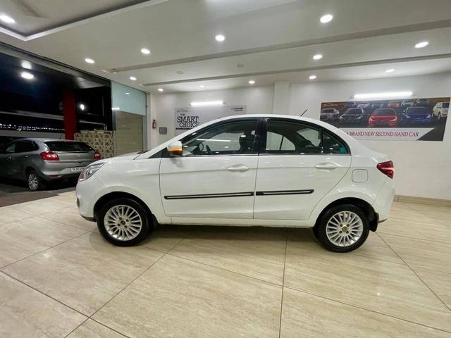 https://images10.gaadi.com/usedcar_image/4166002/original/processed_480316079daebfcfc0c5fd0300419b43.jpg?imwidth=6402