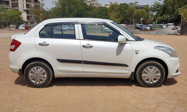 https://images10.gaadi.com/usedcar_image/4166031/original/processed_4ab096db064605e9190bea90e7d398d4.jpg?imwidth=6401