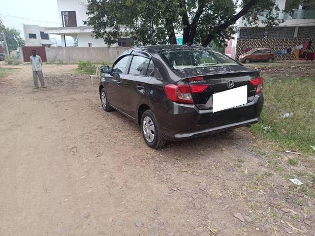 https://images10.gaadi.com/usedcar_image/4166071/original/processed_0376af3e-c834-40a1-966f-bc98ad27b1a2.jpg?imwidth=6402