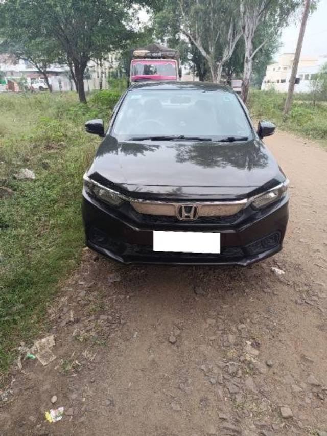 https://images10.gaadi.com/usedcar_image/4166071/original/processed_3dbcb7df-8a39-4bcb-9a3d-04f36c023b6d.jpg?imwidth=6401