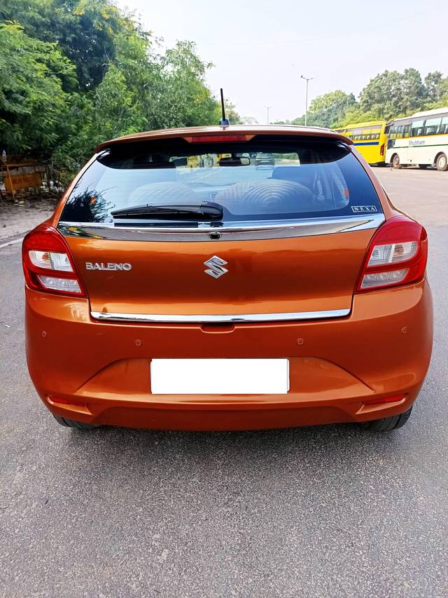 https://images10.gaadi.com/usedcar_image/4166078/original/processed_10557cef6fa4da325647b82fe0e7e093.jpg?imwidth=6402