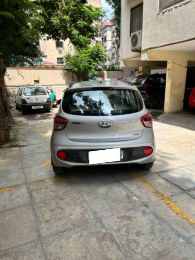 https://images10.gaadi.com/usedcar_image/4166131/original/processed_af282243-f7d7-42f5-9600-274ef7938d60.jpg?imwidth=6401