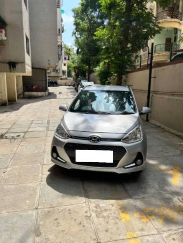 https://images10.gaadi.com/usedcar_image/4166131/original/processed_bb7d24a5-0b89-4fc4-b553-1613a9975a42.jpg?imwidth=6402