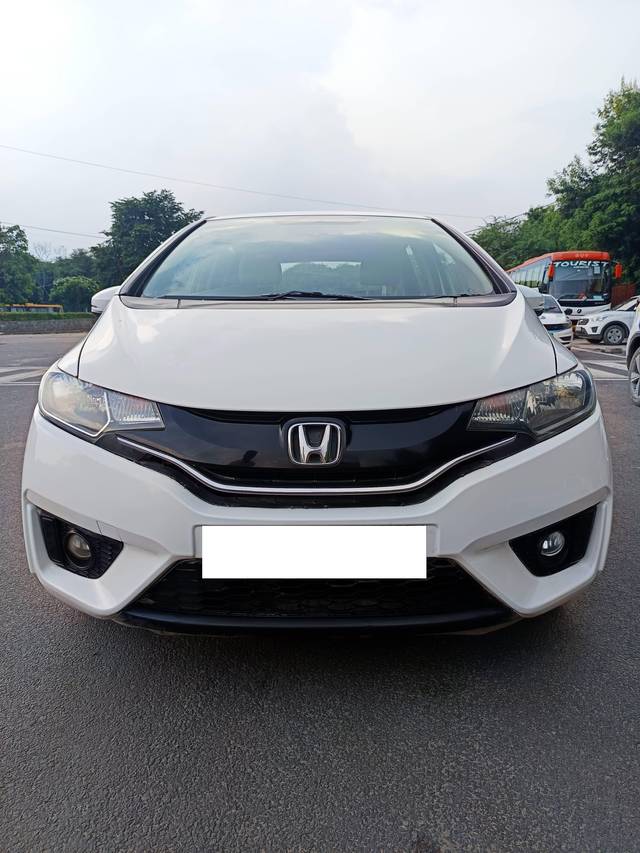 https://images10.gaadi.com/usedcar_image/4166139/original/processed_0e4fdff9e7c8d87469be036a9e2d97cf.jpg?imwidth=6400