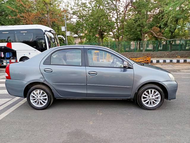 https://images10.gaadi.com/usedcar_image/4166161/original/3e960742300303a07d17b776df6fb26a.jpg?imwidth=6401