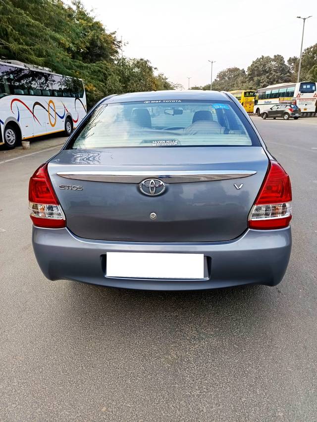 https://images10.gaadi.com/usedcar_image/4166161/original/processed_2c1e0d818f452d66df4309353b35dfab.jpg?imwidth=6402