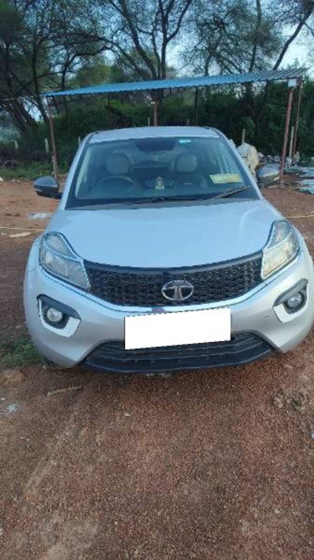 https://images10.gaadi.com/usedcar_image/4166173/original/processed_6b10098f-aa3b-473f-90f6-d265b594dbca.jpg?imwidth=6400