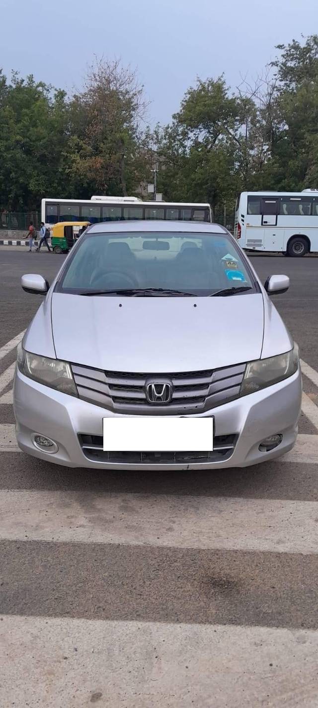 https://images10.gaadi.com/usedcar_image/4166178/original/processed_1cd9243305fea17c5e428d7a0695a63d.jpg?imwidth=6402