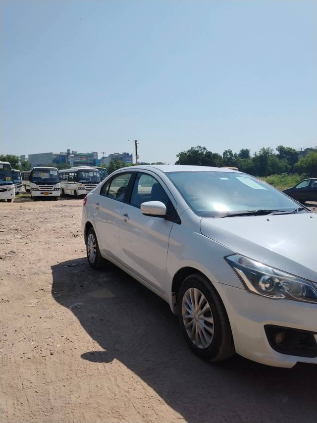 https://images10.gaadi.com/usedcar_image/4166246/original/001c69a564b7ddb5ac96cc8c9ff9dcc0.jpg?imwidth=6400