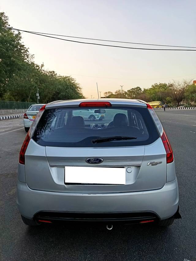 https://images10.gaadi.com/usedcar_image/4166256/original/processed_c972417c38a0a7ac3af239b350acb315.jpg?imwidth=6401