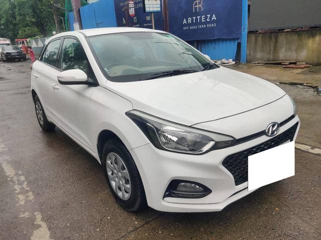 https://images10.gaadi.com/usedcar_image/4166273/original/processed_010e68c099edf4dcf907b03422a15d41.jpg?imwidth=6400