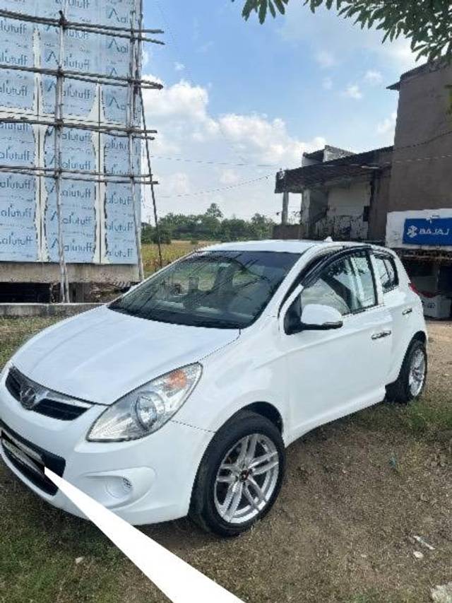 https://images10.gaadi.com/usedcar_image/4166275/original/processed_59dd825c-e2f8-496b-bac0-41c8df39d24c.jpeg?imwidth=6400