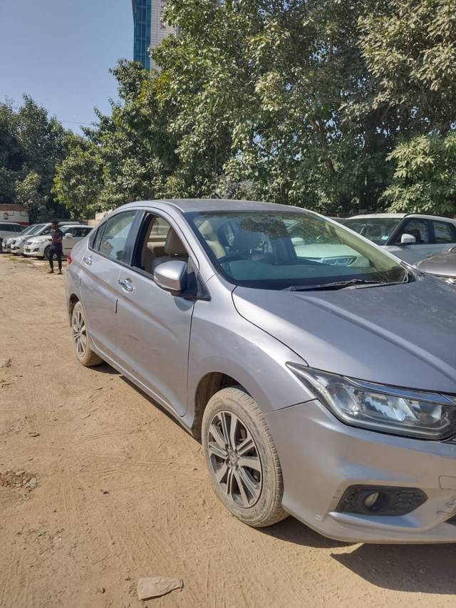 https://images10.gaadi.com/usedcar_image/4166316/original/f5d5a2bb76f45638fa3eb2ce335539c6.jpg?imwidth=6400