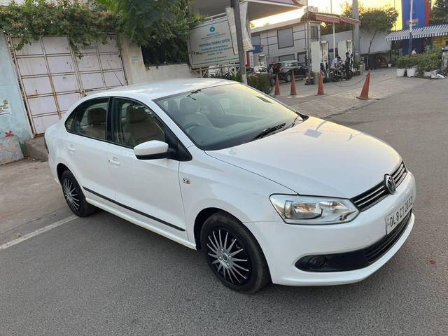 https://images10.gaadi.com/usedcar_image/4166373/original/processed_826dc5f4c066f4b79a55c333a129381d.jpg?imwidth=6400