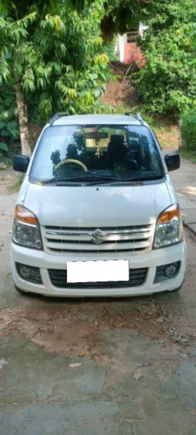 https://images10.gaadi.com/usedcar_image/4166394/original/processed_2e0f158c-bc33-4a98-a80d-624485ae3bc1.jpg?imwidth=6400