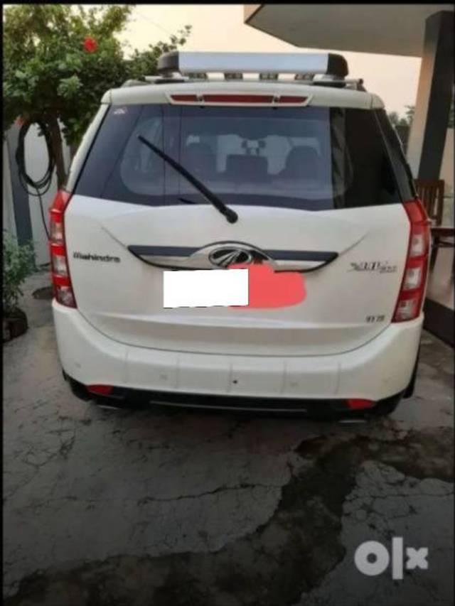 https://images10.gaadi.com/usedcar_image/4166400/original/processed_2ad93294-fed4-4cc8-93f8-aca632b88777.jpg?imwidth=6401