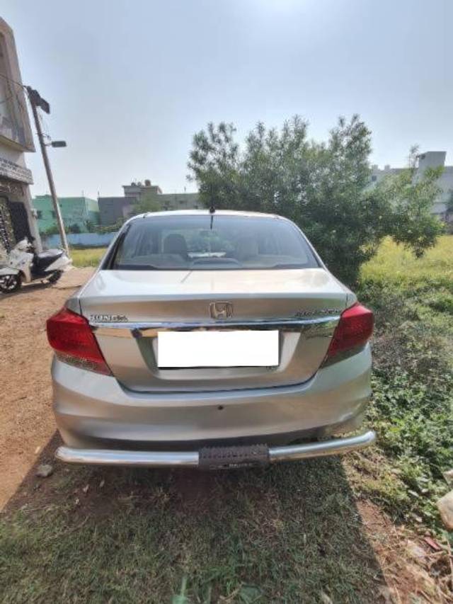 https://images10.gaadi.com/usedcar_image/4166413/original/processed_18f2fed2-2a31-47c1-a1bf-8946ade22b89.jpg?imwidth=6401