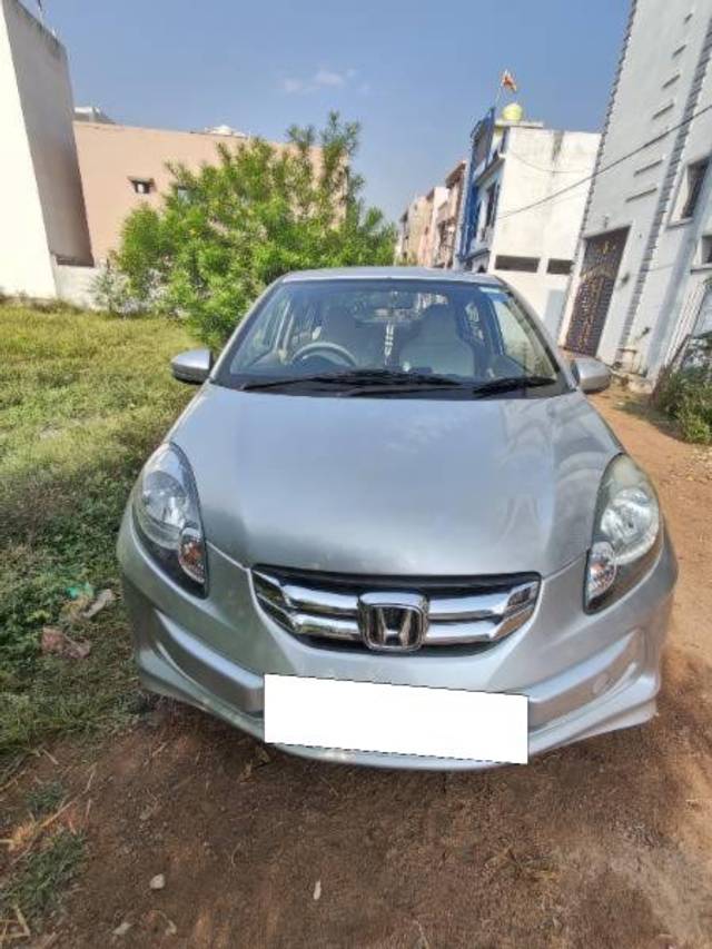 https://images10.gaadi.com/usedcar_image/4166413/original/processed_1e7b082e-a8fe-426b-9ce0-a842856303e6.jpg?imwidth=6400