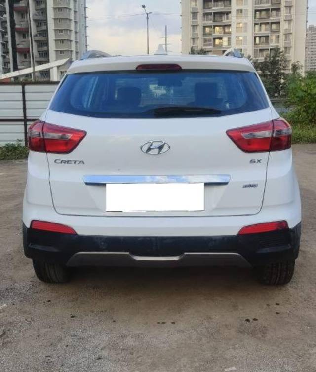 https://images10.gaadi.com/usedcar_image/4166471/original/processed_6e082876-c4e3-4571-97b6-b3e442bd840b.jpg?imwidth=6401