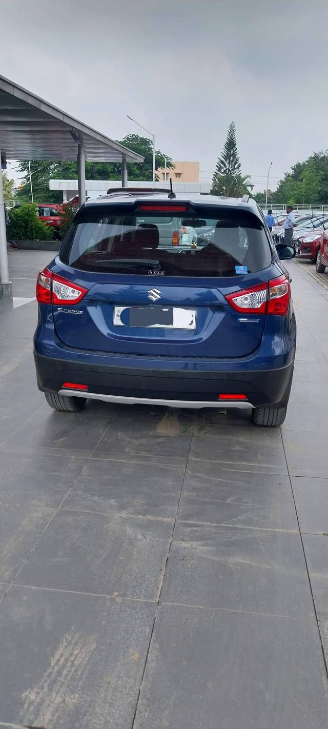 https://images10.gaadi.com/usedcar_image/4166600/original/processed_5b4586e35f65c33f5e1f0b4fbfe40207.jpg?imwidth=6402