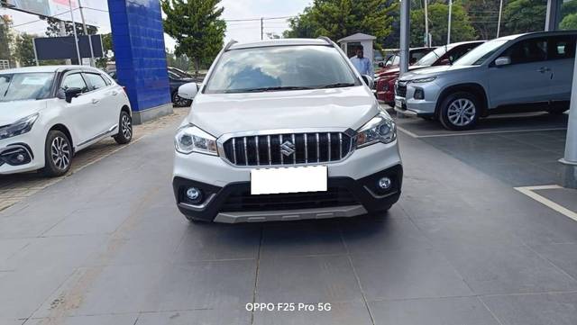 https://images10.gaadi.com/usedcar_image/4166609/original/processed_4d2fbbc823f27c155eb7af7ba21296ae.jpg?imwidth=6400