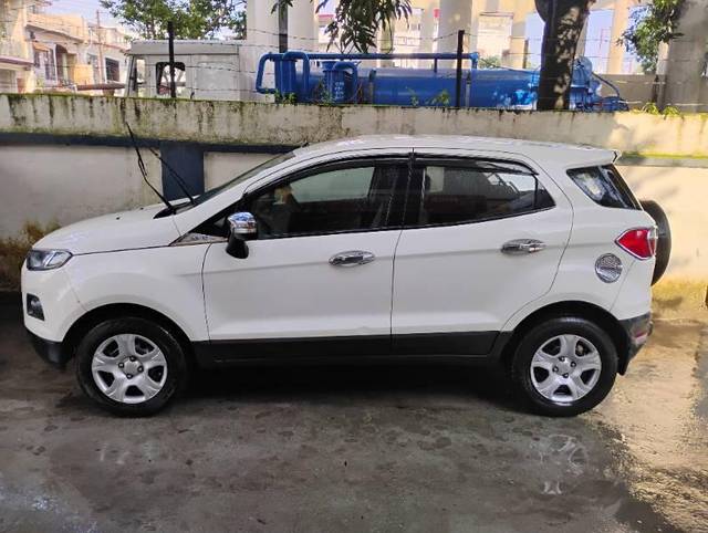 https://images10.gaadi.com/usedcar_image/4166630/original/processed_b53d2393-c32c-4895-9824-c1b4ba33199e.jpg?imwidth=6402