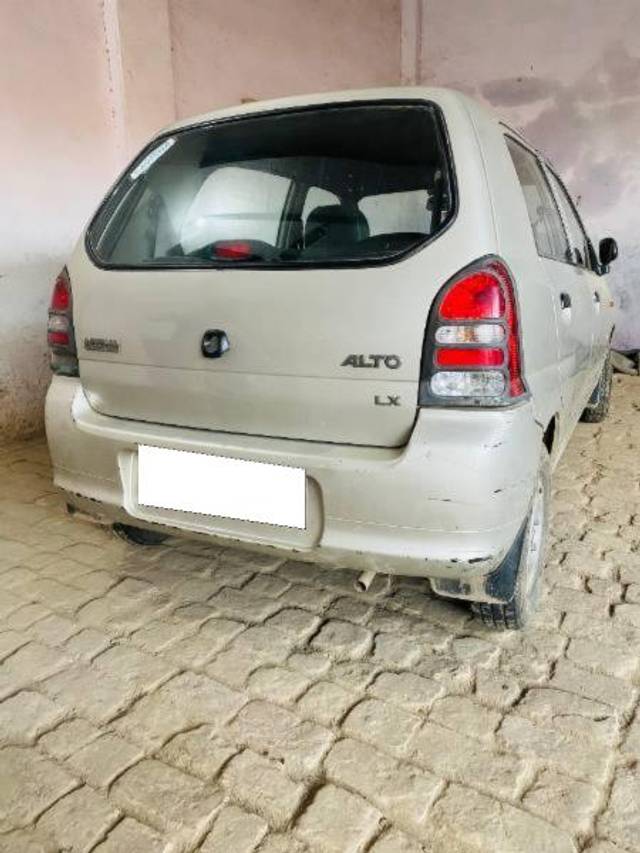 https://images10.gaadi.com/usedcar_image/4166699/original/processed_9d18596a-ad0a-461f-89c5-969ed829489f.jpg?imwidth=6402