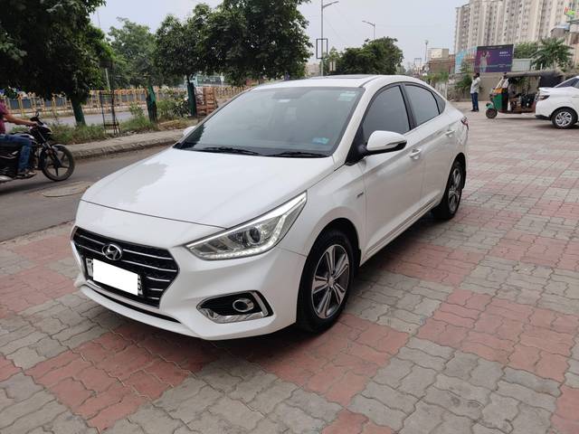 https://images10.gaadi.com/usedcar_image/4166706/original/processed_8e81575029da2b87e91cc891f3b062fd.jpg?imwidth=6402