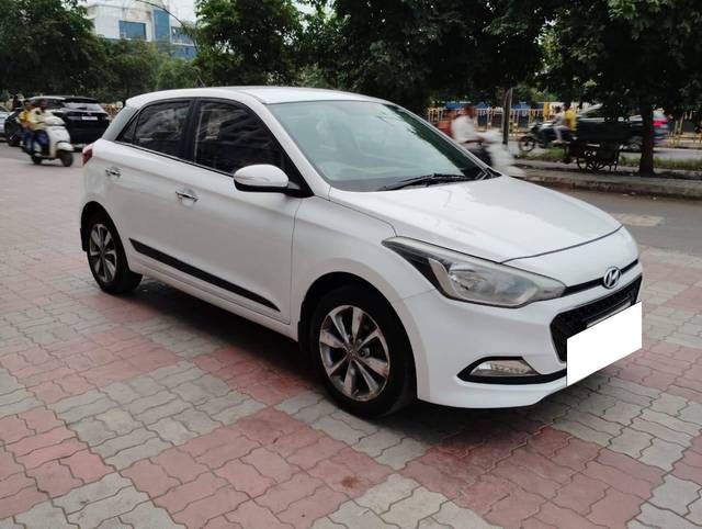 https://images10.gaadi.com/usedcar_image/4166707/original/processed_f78d24fa15a728e7978d6453bd938ed3.jpg?imwidth=6400