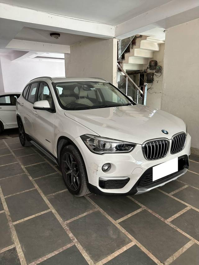 https://images10.gaadi.com/usedcar_image/4166734/original/processed_5752c643-6968-4f9d-8bb1-0cfaf98006e4.jpeg?imwidth=6400