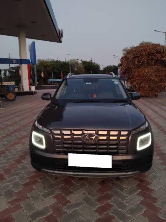 https://images10.gaadi.com/usedcar_image/4166755/original/processed_45bf565d-1e3a-43cc-81fe-4aeb7b59c531.jpg?imwidth=6400