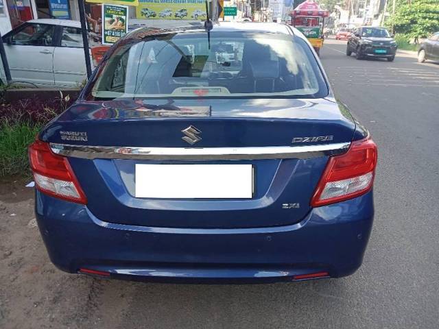 https://images10.gaadi.com/usedcar_image/4166761/original/processed_dce29109-6df5-48ed-97ba-666ffb952d84.jpg?imwidth=6401