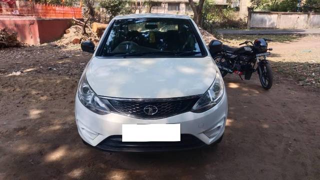 https://images10.gaadi.com/usedcar_image/4166850/original/processed_68a9ab28-e3b4-486b-9e6a-458f5a5fdfdc.jpg?imwidth=6400