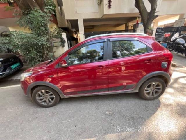 https://images10.gaadi.com/usedcar_image/4166859/original/processed_55d221f4-fa18-42a0-acd5-a8af3e88e090.jpg?imwidth=6401